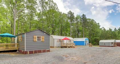 Tree-lined Higden Retreat: Close to Parks + Trails
