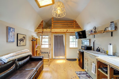 Cozy Higden Studio: Close to Greers Ferry Lake!