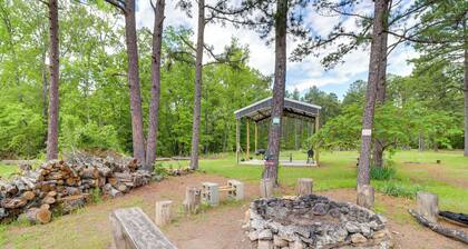 Cozy Higden Studio: Close to Greers Ferry Lake!