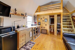 Apartment (0 Bedroom) | Interior - Cozy Higden Studio: Close to Greers Ferry Lake! (Higden)