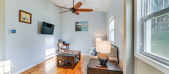 Pet-friendly Honeoye Cottage Rental: Walk to Lake!