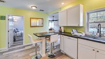 Cottage (2 Bedrooms) | Interior