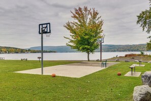 Cottage (2 Bedrooms) | Interior - Pet-friendly Honeoye Cottage Rental: Walk to Lake! (Honeoye)