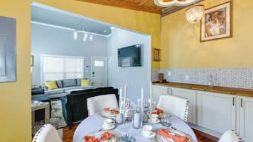 Cottage (2 Bedrooms) | Interior