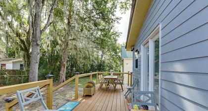Inviting Quincy Cottage: Walk to Historic Downtown