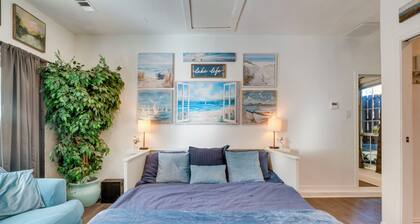 Walk to Lewisville Lake: Pet-friendly Texas Abode!