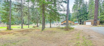 Scenic Priest Lake Vacation Rental: Deck + Views!
