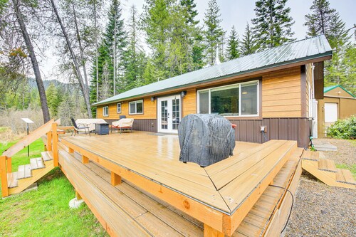Scenic Priest Lake Vacation Rental: Deck + Views!