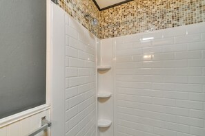 House (3 Bedrooms) | Interior - Dry Ridge Rental Home w/ Hot Tub & Game Room! (Crittenden)
