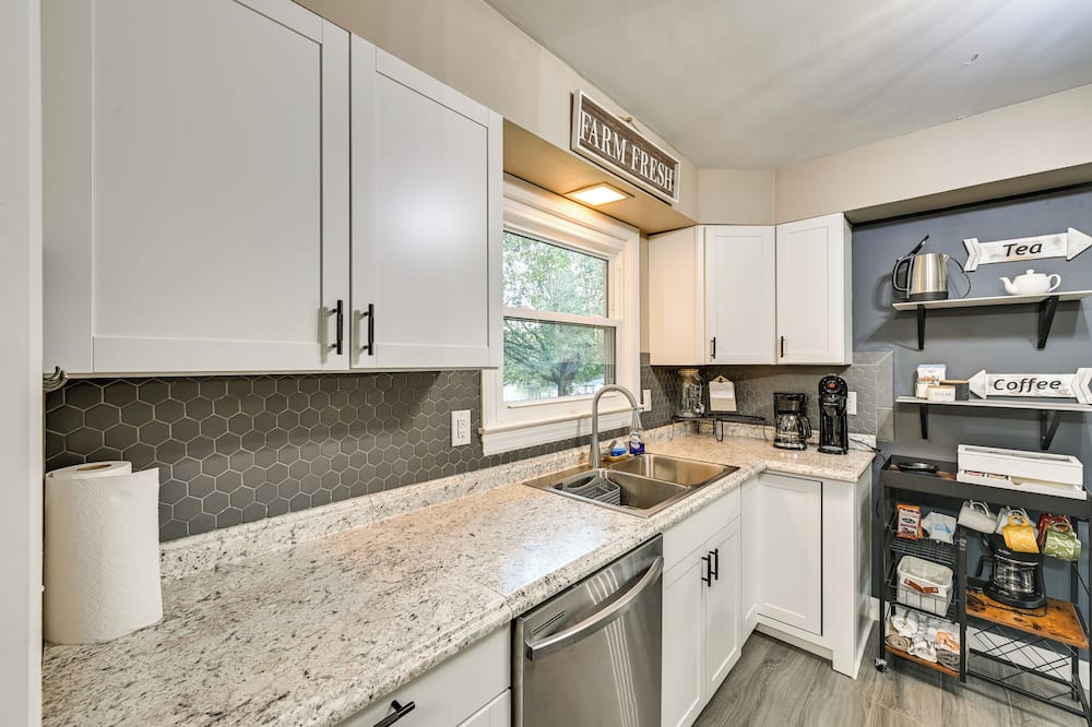 Dry Ridge Rental Home w/ Hot Tub & Game Room! - Patriot, IN