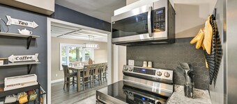 Dry Ridge Rental Home w/ Hot Tub & Game Room!