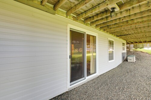 Maine Retreat w/ Ocean Views, Walk to Downtown!