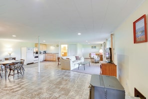 Apartment (1 Bedroom) | Interior - Maine Retreat w/ Ocean Views, Walk to Downtown! (Eastport)