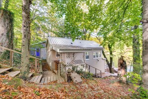 House (1 Bedroom) | Interior - Horseshoe Lake Vacation Rental w/ Deck & Kayaks! (Batavia)