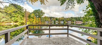 Horseshoe Lake Vacation Rental w/ Deck & Kayaks!