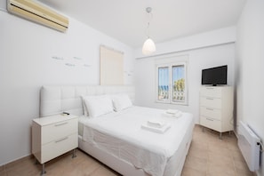 4 habitaciones, tabla de planchar con plancha, wifi y ropa de cama 