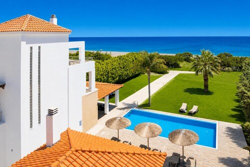 Villa Pelagos Blue - Four Bedroom Villa, Sleeps 8