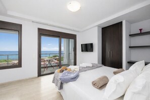 3 makuuhuonetta, silitysrauta/-lauta, vauvan matkasänky, Wi-Fi