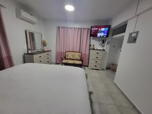 1 室のベッドルーム、WiFi、ベッドシーツ