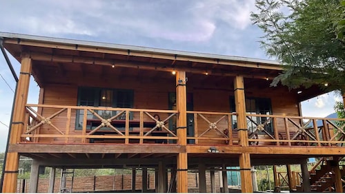 Town Cabin on the foothills/ac