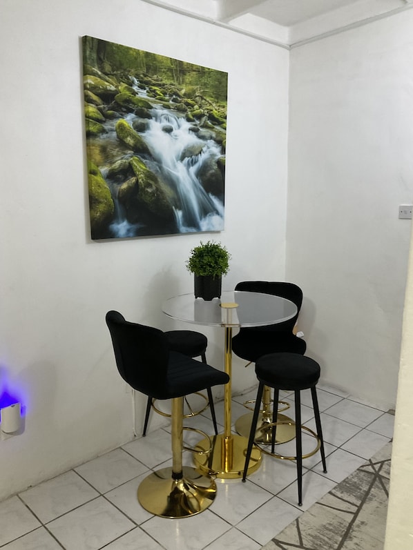 Dining - Jamaica 🇯🇲 home (Portmore)