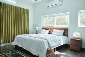 4 bedrooms, free WiFi, bed sheets - Bliss Farm Stay- lilly (Hyderabad)