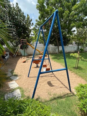 Children’s play area – outdoor