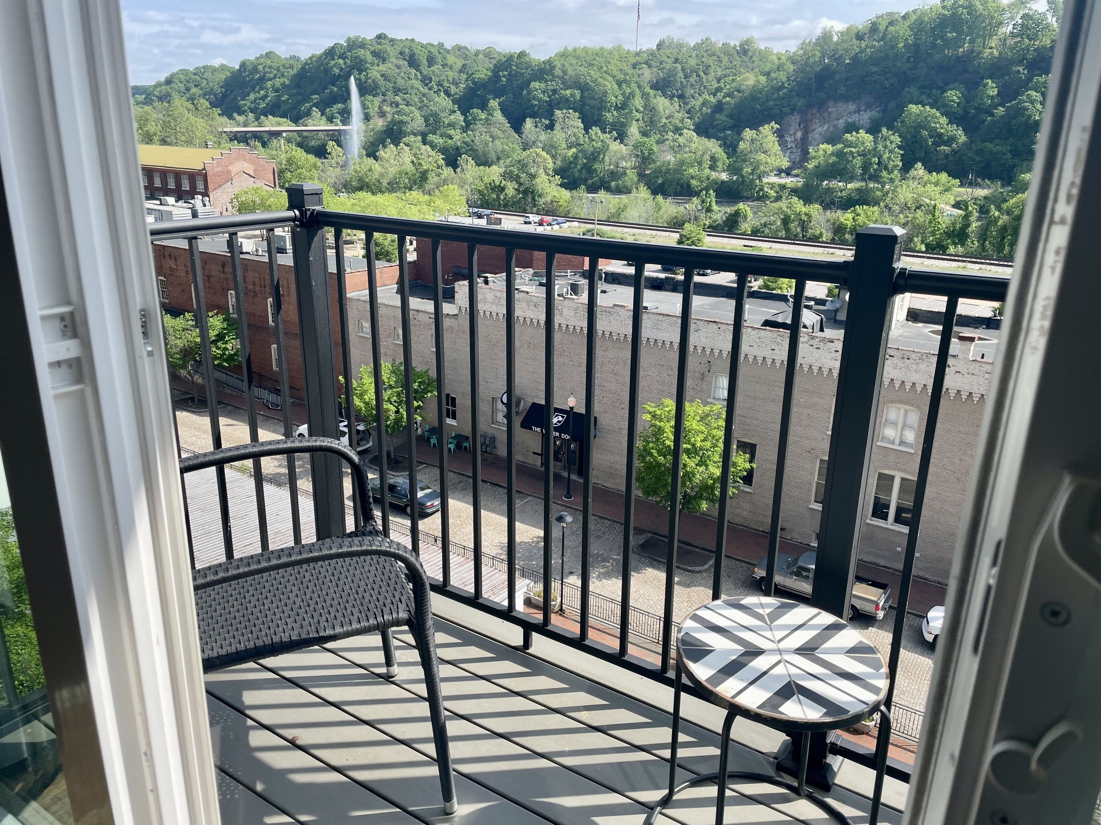 11th St Loft with River & Main Attraction Views