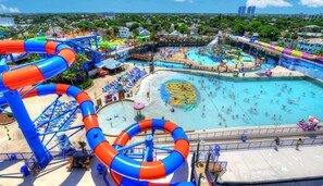 Una piscina techada, una piscina climatizada