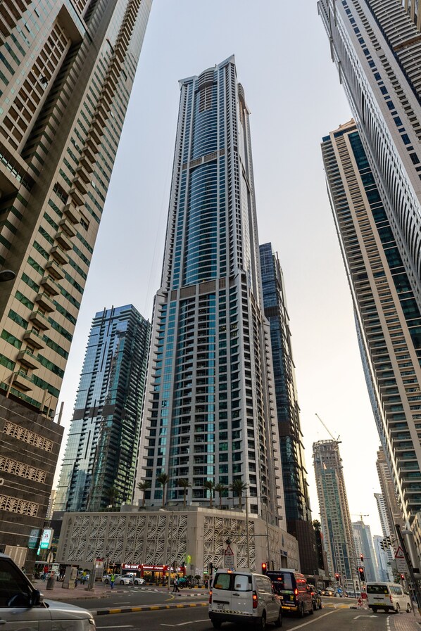 Aerial view - Maison Privee - Elegant Urban Retreat in the Heart of Dubai Marina (Dubai)