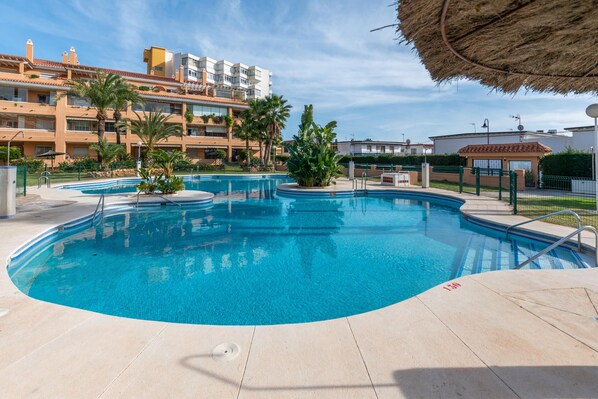 Outdoor pool - Beachside paradise: Stylish 3BR apt near the beach (La Cala de Mijas)