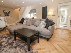 Living area - Netherdale House (Buxton)