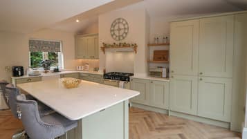 Fridge, dishwasher, electric kettle, toaster