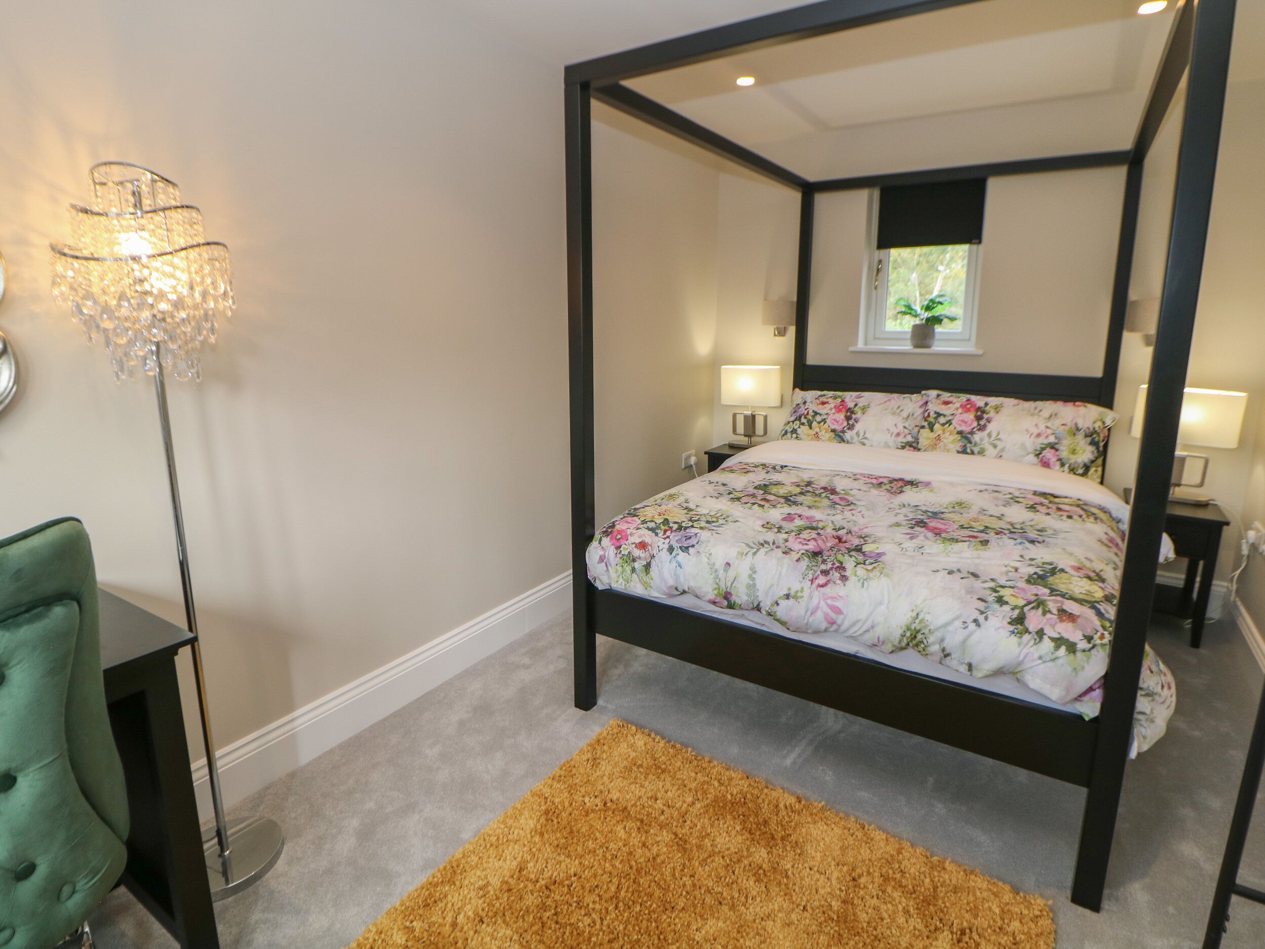 2 habitaciones, decoración personalizada y muebles diferentes 