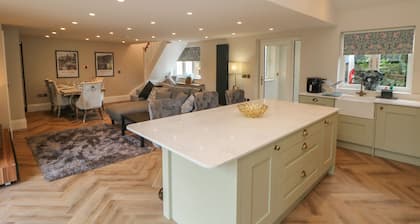 Netherdale House