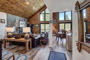 Living area - 1107 American Way (Breckenridge)