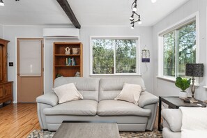 Smart TV - Mtn Views, Hot Tub, Outdoor Shower, 15m to Sequoia (Three Rivers)