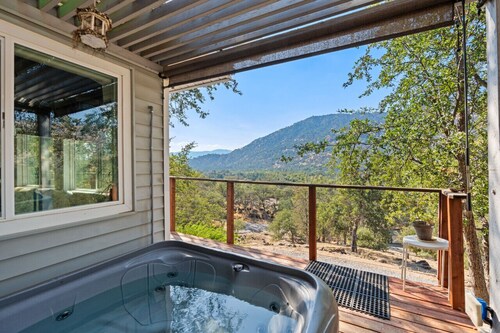 Mtn Views, Hot Tub, Outdoor Shower, 15m to Sequoia