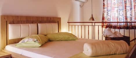 1 dormitorio, tabla de planchar con plancha, wifi y ropa de cama