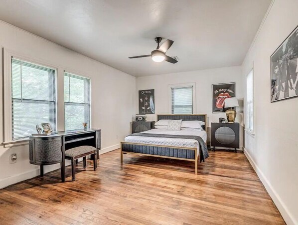 2 bedrooms, WiFi, bed sheets