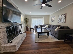 TV, fireplace