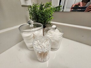 Bathroom amenities