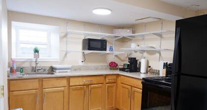 Quiet and Cozy 1Br Apt, Free Parking, Laundry, Close to I-93!