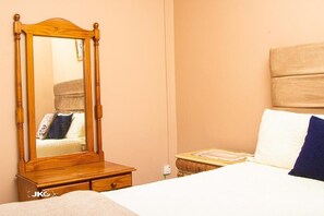 2 Schlafzimmer, Bügeleisen/Bügelbrett, WLAN, Bettwäsche