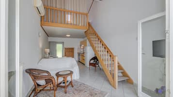 LĂ€genhet (Beachfront apartment Milan with balco) | Vardagsrum | 32-tums tv med satellitkanaler