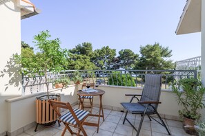 Exterior - Beachfront apartment Milan with balcony (Split)