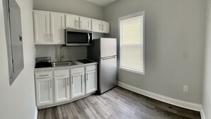 Private kitchen - Luxurious, comfortable suite #1
 (Cleveland)