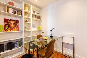Dining - GuestReady - Dreamy getaway in the 15th Arr. (Paris)