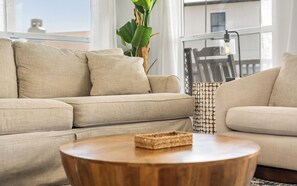 Smart TV, offices - Mystic Cottage + Pool, Pet Friendly, Bikes & Beach (Inlet Beach)