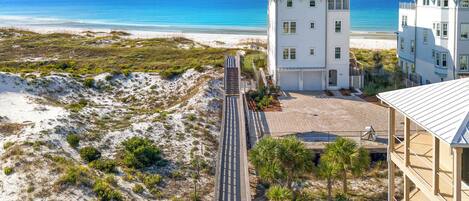 المنشأة من الخارج